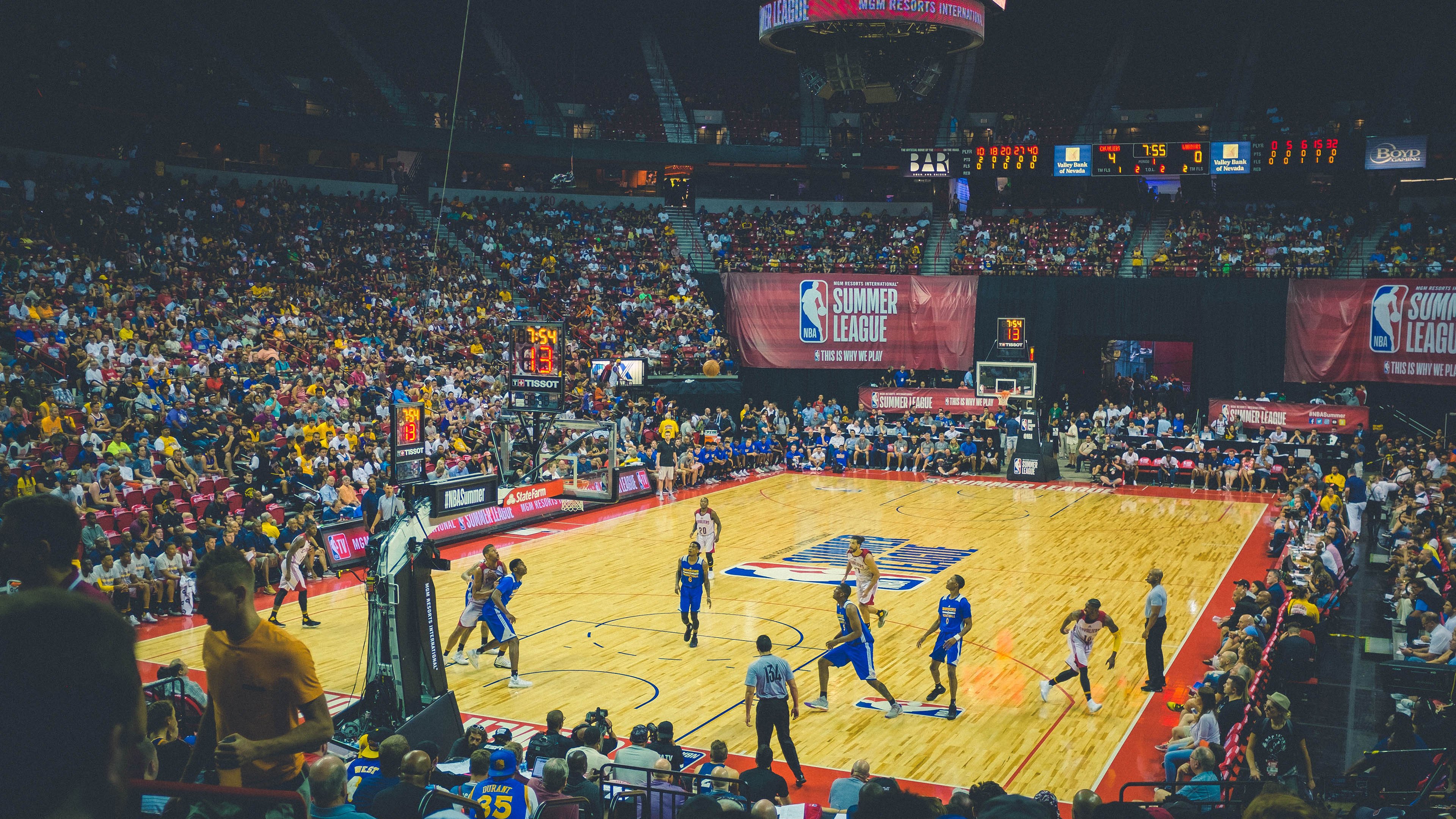 爱游戏ayx-赛季大事回顾：少不了的十场关键比赛，比赛季节